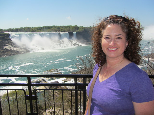 2014/05(May)/Niagara-Falls/640x480_2014-05-24-Niagra-Falls-018-Suzi-GOOD.JPG