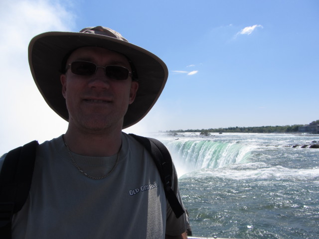 2014/05(May)/Niagara-Falls/640x480_2014-05-24-Niagra-Falls-028-Travis.JPG