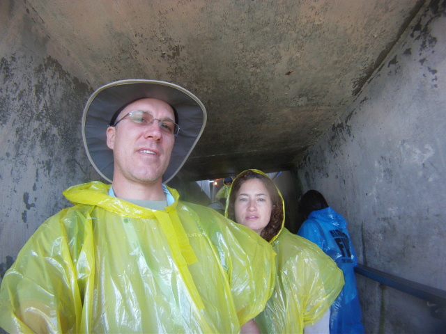 2014/05(May)/Niagara-Falls/640x480_2014-05-24-Niagra-Falls-043-Travis-Suzi.JPG