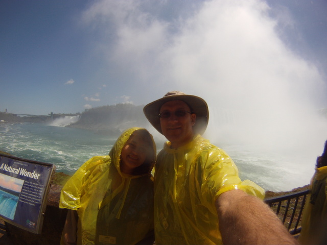 2014/05(May)/Niagara-Falls/640x480_2014-05-24-Niagra-Falls-049-Travis-Suzi.JPG