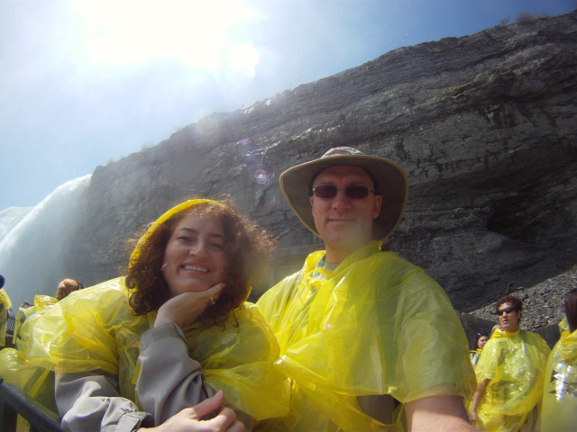 2014/05(May)/Niagara-Falls/640x480_2014-05-24-Niagra-Falls-052-Travis-Suzi-GOOD.JPG