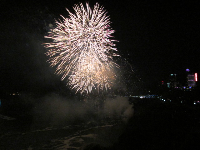 2014/05(May)/Niagara-Falls/640x480_2014-05-25-Niagra-Falls-60.JPG