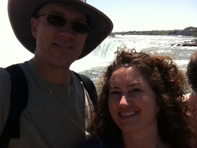 2014/05(May)/Niagara-Falls/640x480_2014-05-26-Niagra-Falls-42-Travis-Suzi.JPG