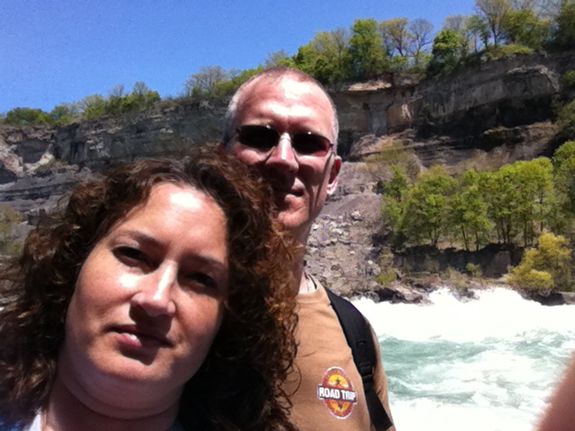 2014/05(May)/Niagara-Falls/640x480_2014-05-27-Niagra-Falls-22-Travis-Suzi.JPG