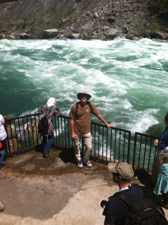 2014/05(May)/Niagara-Falls/640x480_2014-05-27-Niagra-Falls-28-Travis.JPG