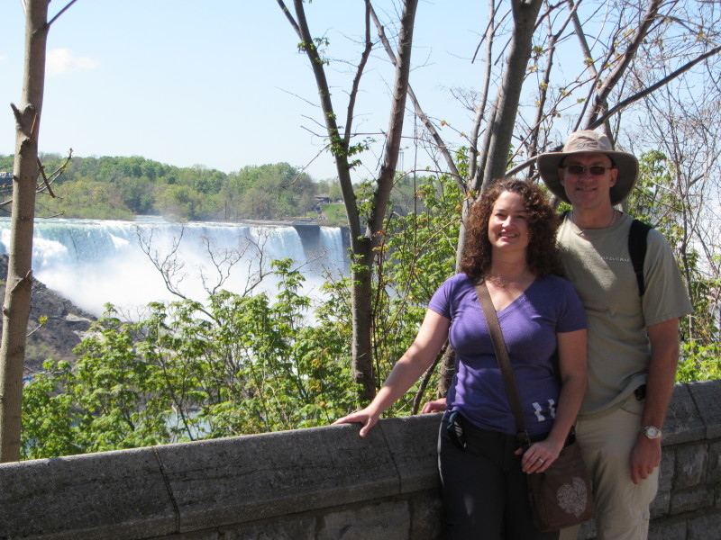 2014/05(May)/Niagara-Falls/800x600_2014-05-24-Niagra-Falls-007-Suzi-Travis.JPG