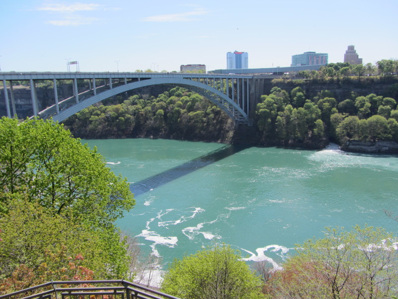 2014/05(May)/Niagara-Falls/800x600_2014-05-24-Niagra-Falls-012.JPG