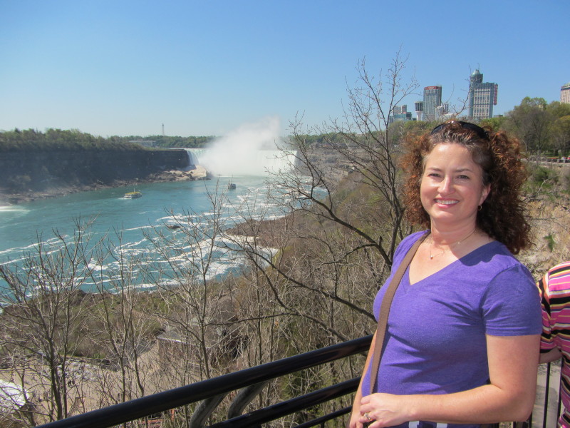 2014/05(May)/Niagara-Falls/800x600_2014-05-24-Niagra-Falls-019-Suzi.JPG