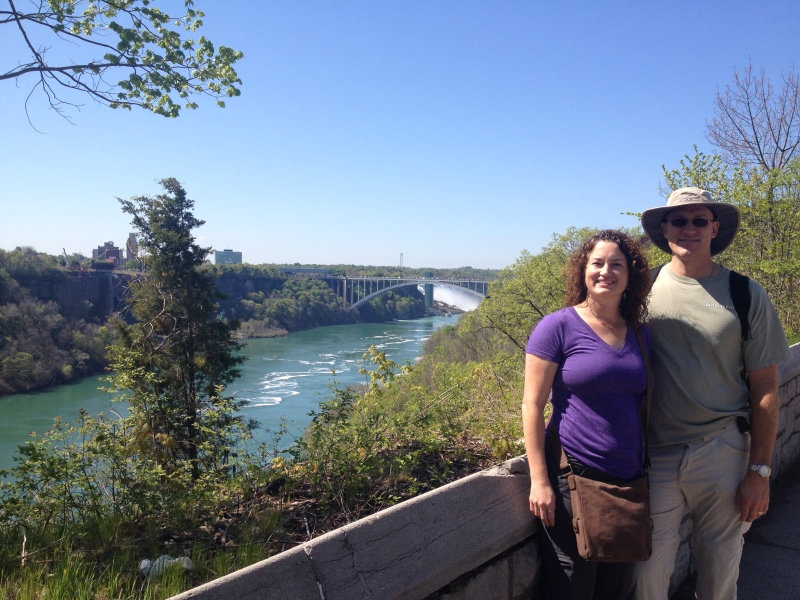 2014/05(May)/Niagara-Falls/800x600_2014-05-24-Niagra-Falls-023-Suzi-Travis.JPG