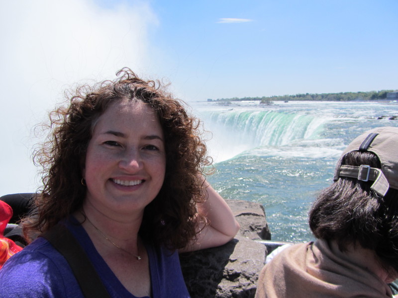 2014/05(May)/Niagara-Falls/800x600_2014-05-24-Niagra-Falls-024-Suzi.JPG