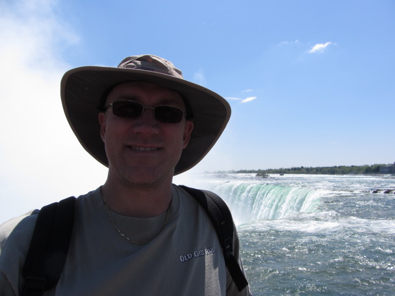 2014/05(May)/Niagara-Falls/800x600_2014-05-24-Niagra-Falls-029-Travis.JPG