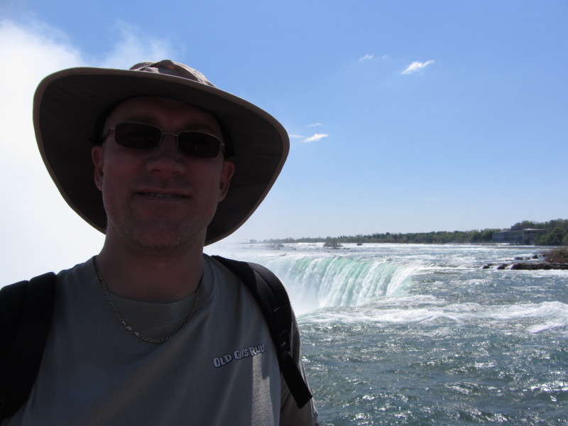 2014/05(May)/Niagara-Falls/800x600_2014-05-24-Niagra-Falls-030-Travis.JPG