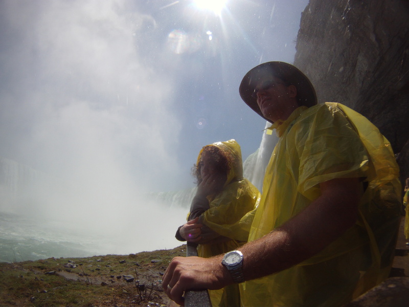 2014/05(May)/Niagara-Falls/800x600_2014-05-24-Niagra-Falls-053-Travis-Suzi.JPG