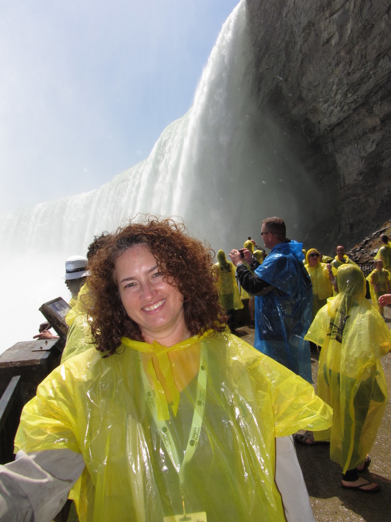 2014/05(May)/Niagara-Falls/800x600_2014-05-24-Niagra-Falls-060-Suzi.JPG