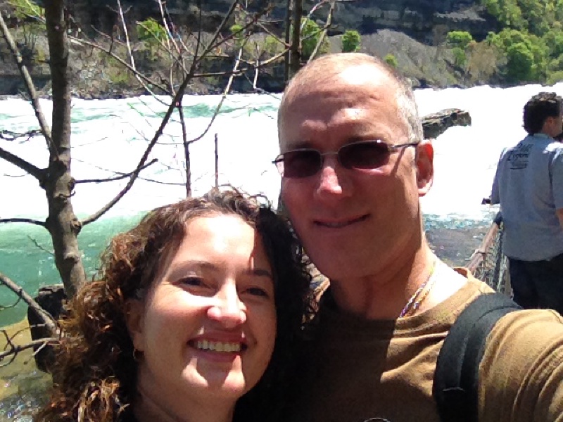 2014/05(May)/Niagara-Falls/800x600_2014-05-25-Niagra-Falls-22-Suzi-Travis.JPG