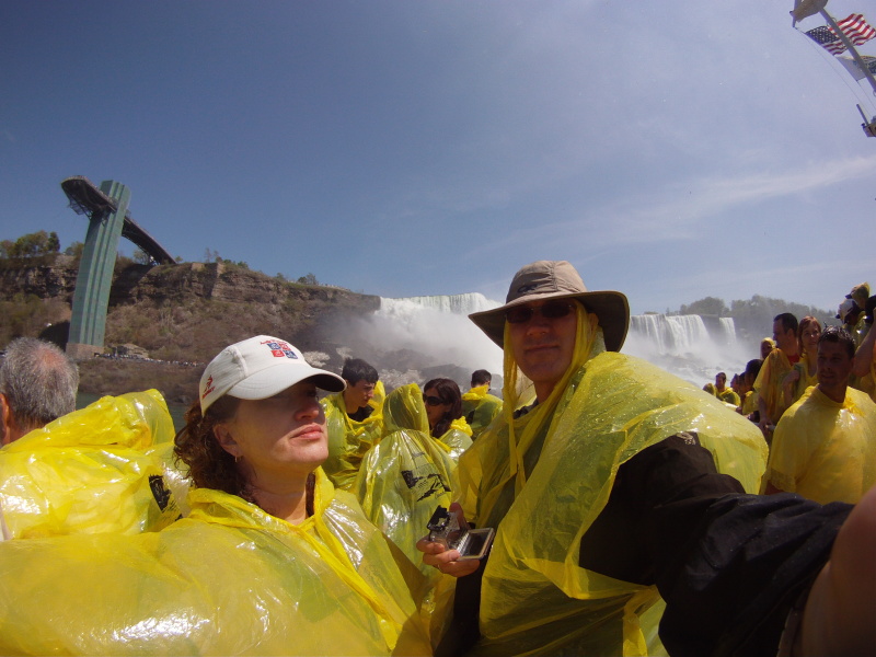 2014/05(May)/Niagara-Falls/800x600_2014-05-25-Niagra-Falls-45-Travis-Suzi.JPG