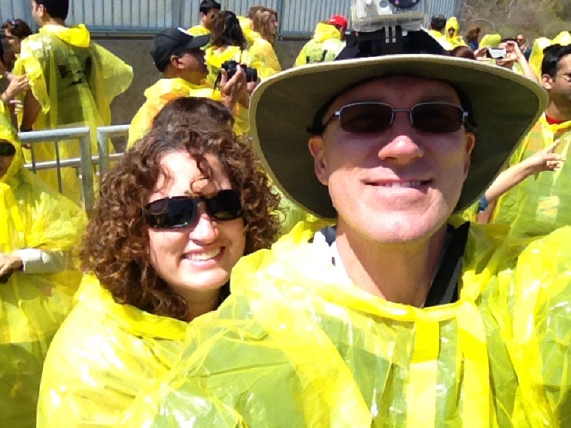 2014/05(May)/Niagara-Falls/800x600_2014-05-25-Niagra-Falls-46-Travis-Suzi.JPG