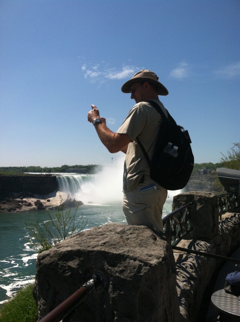 2014/05(May)/Niagara-Falls/800x600_2014-05-26-Niagra-Falls-39-Travis.JPG