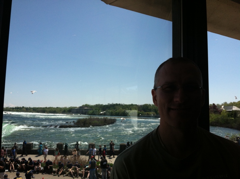 2014/05(May)/Niagara-Falls/800x600_2014-05-26-Niagra-Falls-45-Travis.JPG