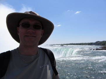 2014-05-24-Niagra-Falls-030-Travis.JPG