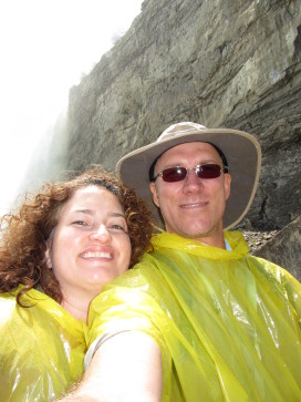 2014-05-24-Niagra-Falls-062-Travis-Suzi.JPG