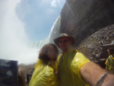 2014-05-24-Niagra-Falls-064-Travis-Suzi.JPG