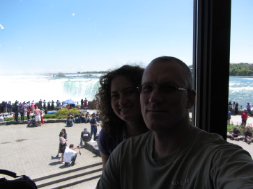 2014-05-24-Niagra-Falls-100-Travis-Suzi.JPG