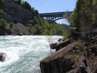 2014-05-24-Niagra-Falls-Video-9.png