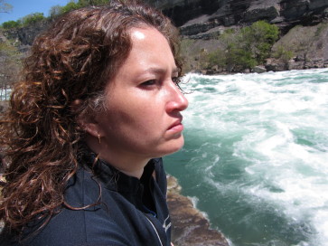 2014-05-25-Niagra-Falls-06-Suzi.JPG