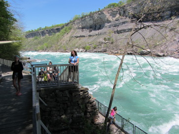 2014-05-25-Niagra-Falls-10-Suzi.JPG