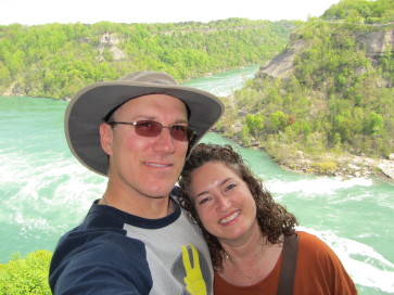 2014-05-26-Niagra-Falls-10-Travis-Suzi.JPG