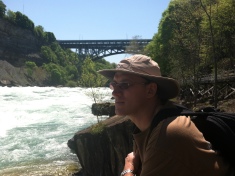 2014-05-27-Niagra-Falls-09-Travis.JPG