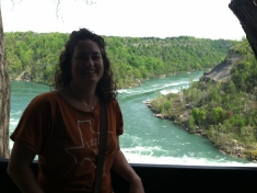 2014-05-28-Niagra-Falls-07-Suzi.JPG
