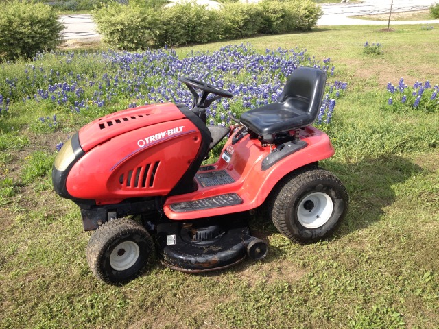 2014/05(May)/Sold-Items/640x480_2014-04-18-Troy-Bilt-mower-01.JPG