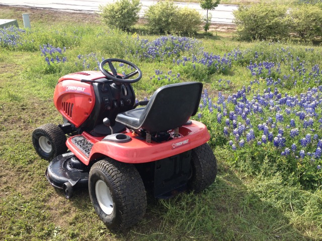 2014/05(May)/Sold-Items/640x480_2014-04-18-Troy-Bilt-mower-02.JPG