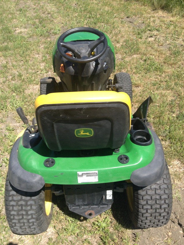 2014/05(May)/Sold-Items/640x480_2014-05-04-JohnDeere-L130-Mower-02.JPG