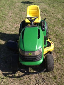 2014-05-03-JohnDeere-L130-Mower-03.JPG