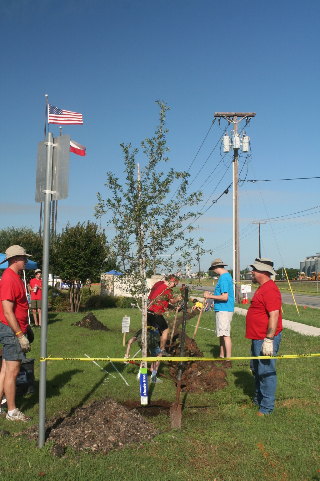 2014/05(May)/Troop214-Chance-Eagle-Project/1024x768_2014-05-10-Chance-Eagle-Project-047-Travis-Shea-Matt-Scot.JPG