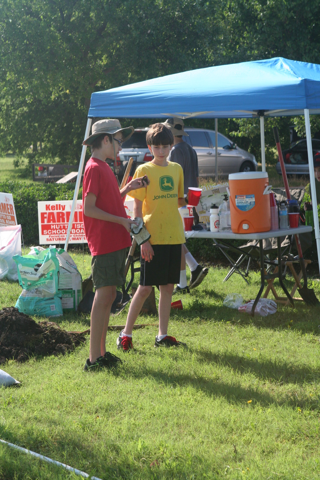2014/05(May)/Troop214-Chance-Eagle-Project/1024x768_2014-05-10-Chance-Eagle-Project-052-Tyler-Dax.JPG