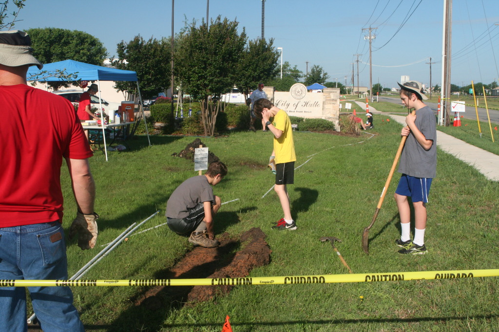 2014/05(May)/Troop214-Chance-Eagle-Project/1024x768_2014-05-10-Chance-Eagle-Project-080-Cade-Dax-Case.JPG