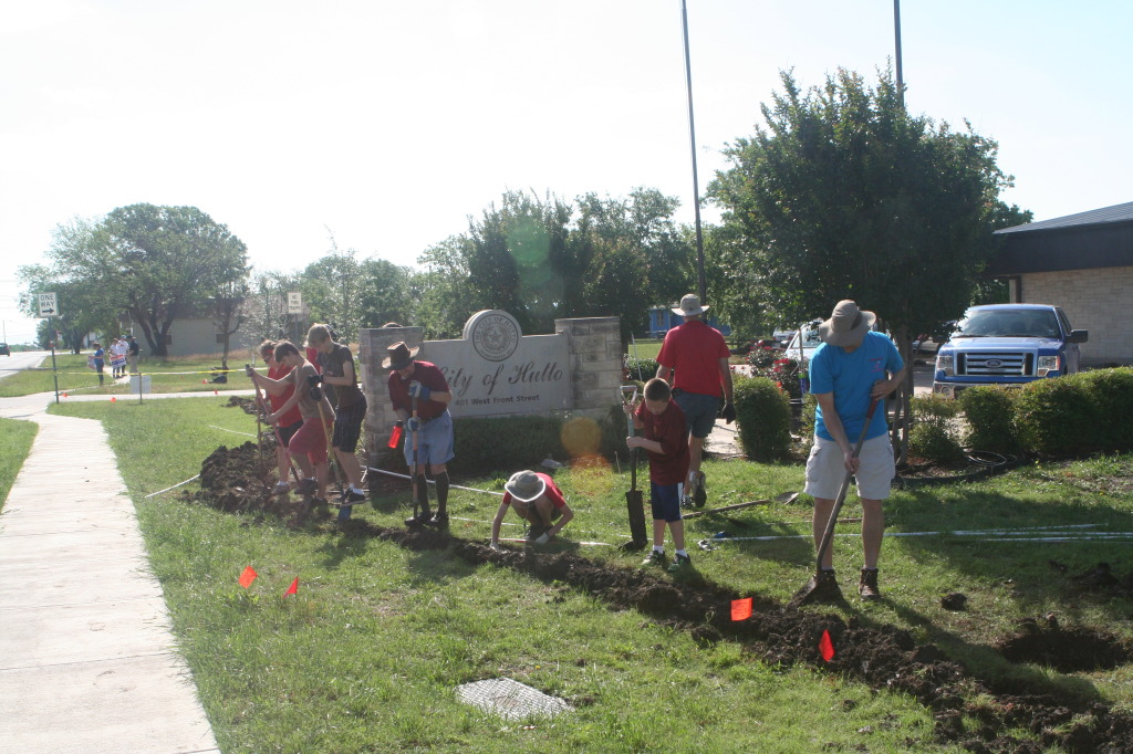 2014/05(May)/Troop214-Chance-Eagle-Project/1024x768_2014-05-10-Chance-Eagle-Project-098-Shea-Kylan-Max-Sean-Tyler-Zach-Matt-Travis-GOOD.JPG
