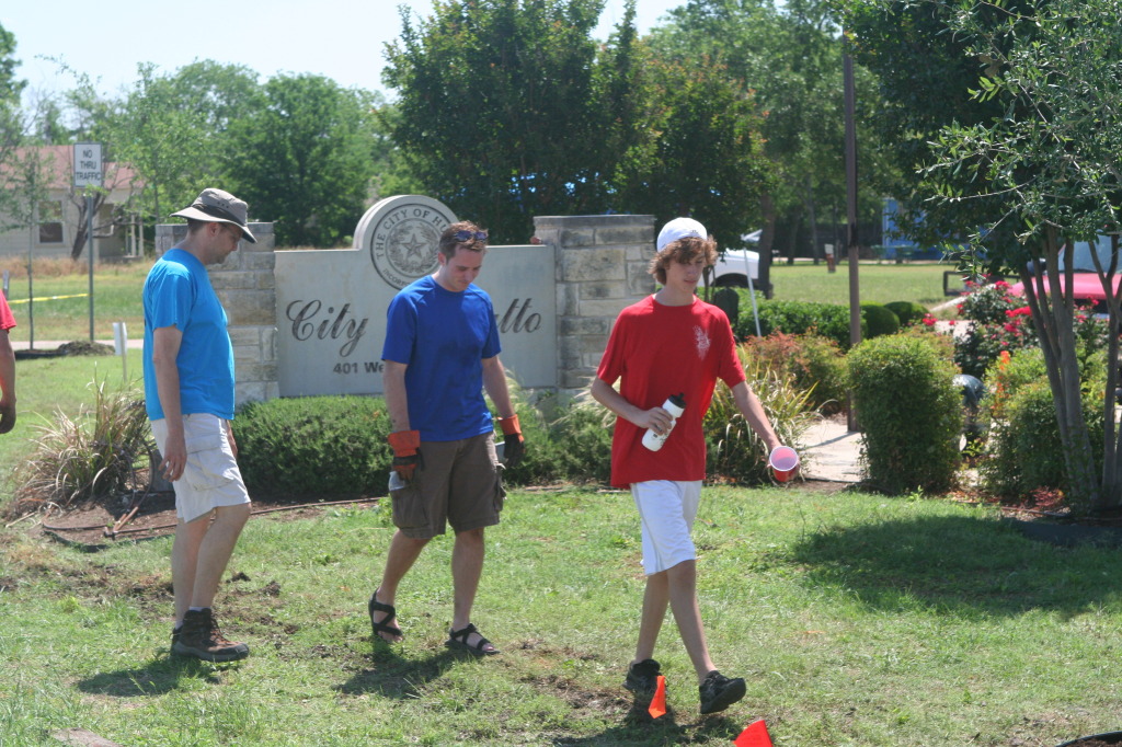 2014/05(May)/Troop214-Chance-Eagle-Project/1024x768_2014-05-10-Chance-Eagle-Project-119-Matt-Josh.JPG