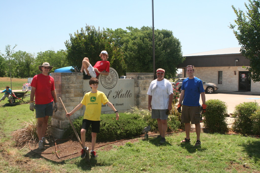 2014/05(May)/Troop214-Chance-Eagle-Project/1024x768_2014-05-10-Chance-Eagle-Project-160-Travis-Dax-Jim-Josh.JPG