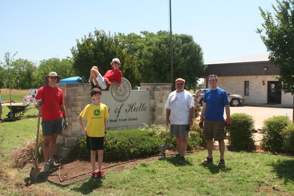 2014/05(May)/Troop214-Chance-Eagle-Project/1024x768_2014-05-10-Chance-Eagle-Project-161-Travis-Dax-Jim-Josh.JPG