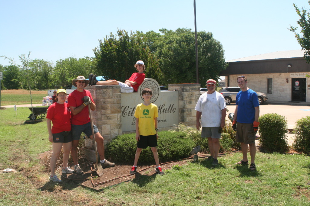 2014/05(May)/Troop214-Chance-Eagle-Project/1024x768_2014-05-10-Chance-Eagle-Project-164-Suzi-Travis-Dax-Jim-Josh.JPG