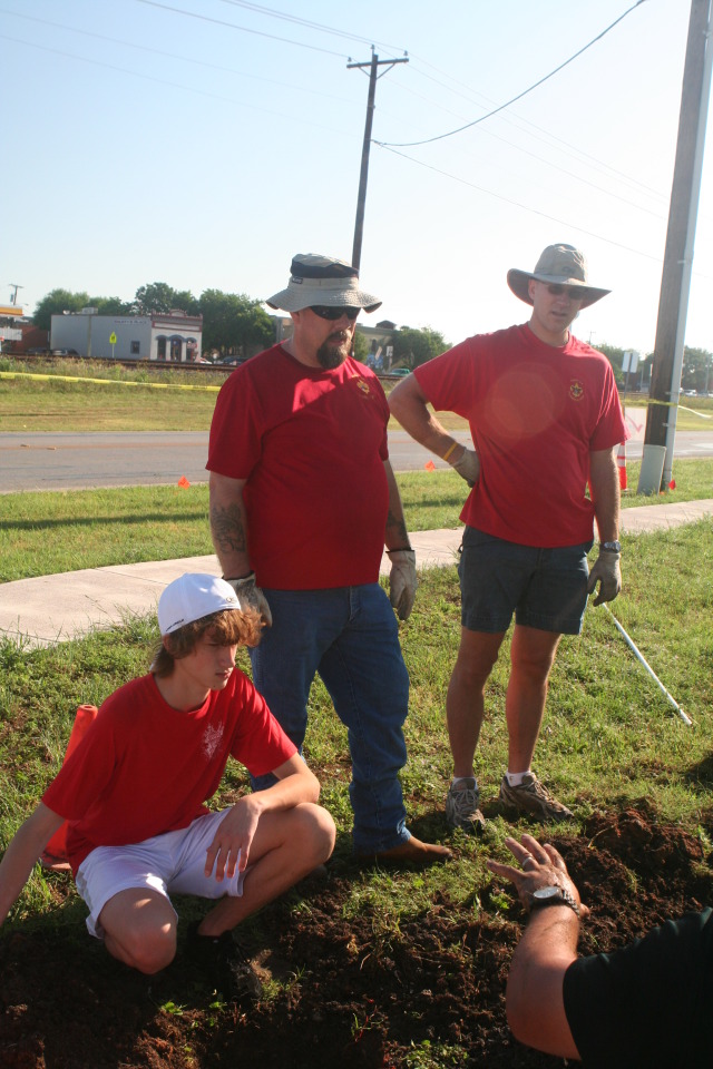 2014/05(May)/Troop214-Chance-Eagle-Project/640x480_2014-05-10-Chance-Eagle-Project-042-Scot-Travis.JPG