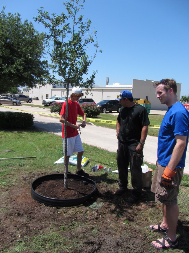 2014/05(May)/Troop214-Chance-Eagle-Project/640x480_2014-05-10-Chance-Eagle-Project-138-Tony-Josh.JPG