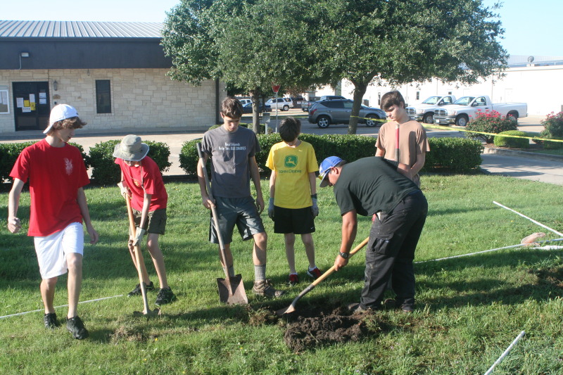 2014/05(May)/Troop214-Chance-Eagle-Project/800x600_2014-05-10-Chance-Eagle-Project-034-Dax-Cade-Kylan-Tony.JPG