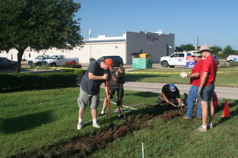 2014/05(May)/Troop214-Chance-Eagle-Project/800x600_2014-05-10-Chance-Eagle-Project-083-Max-Tony-Scot-Travis.JPG