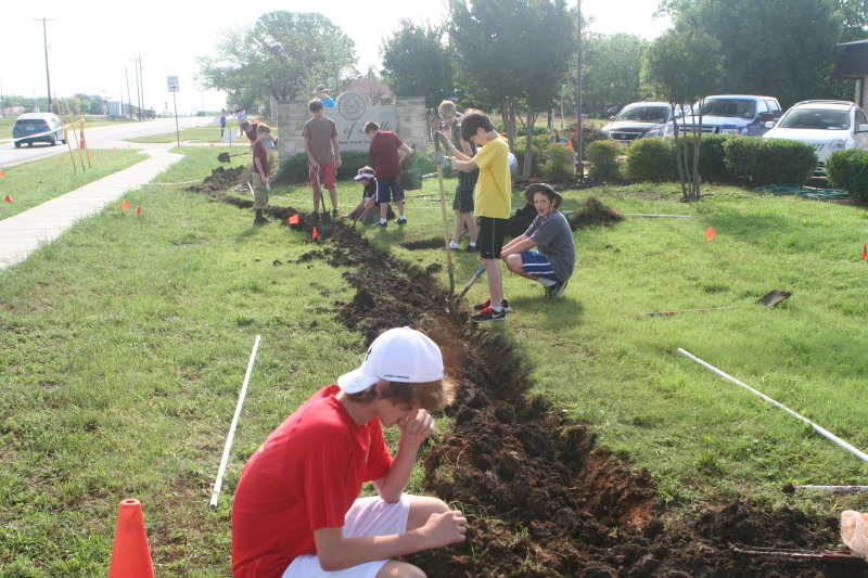 2014/05(May)/Troop214-Chance-Eagle-Project/800x600_2014-05-10-Chance-Eagle-Project-095-Kylan-Zach-Max-Jack-Jim-Case-Dax.JPG